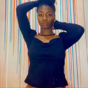 Long sleeved small black top